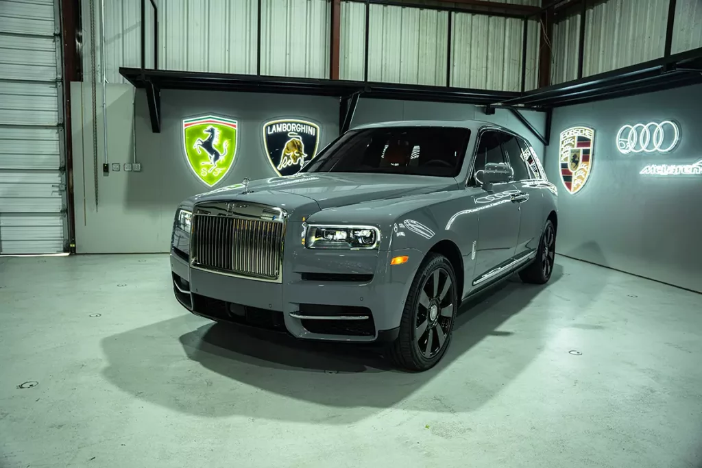 Rolls Royce Cullinan For Rent in Houston 5