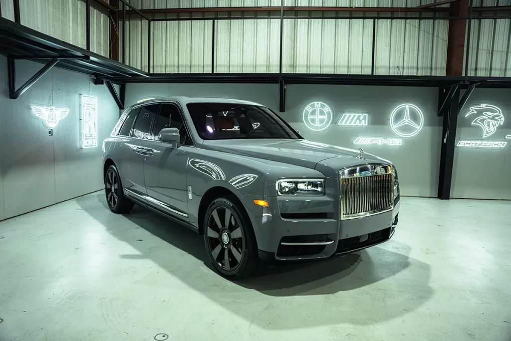 Rolls Royce Cullinan For Rent in Houston 7