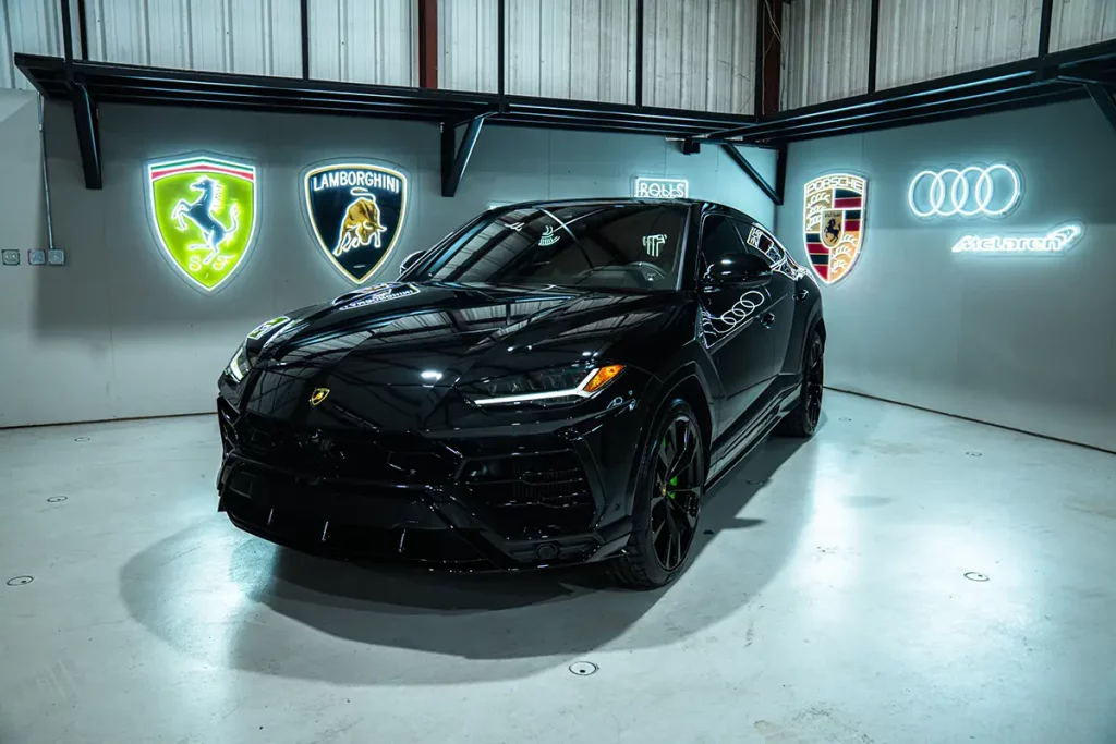 Black Lamborghini Urus For Rent In Houston 4