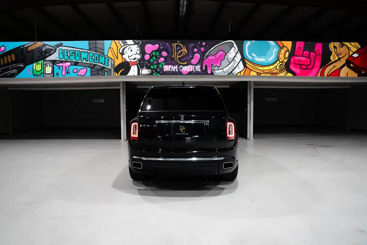 Black Rolls Royce Cullinan for Rent in Houston 3