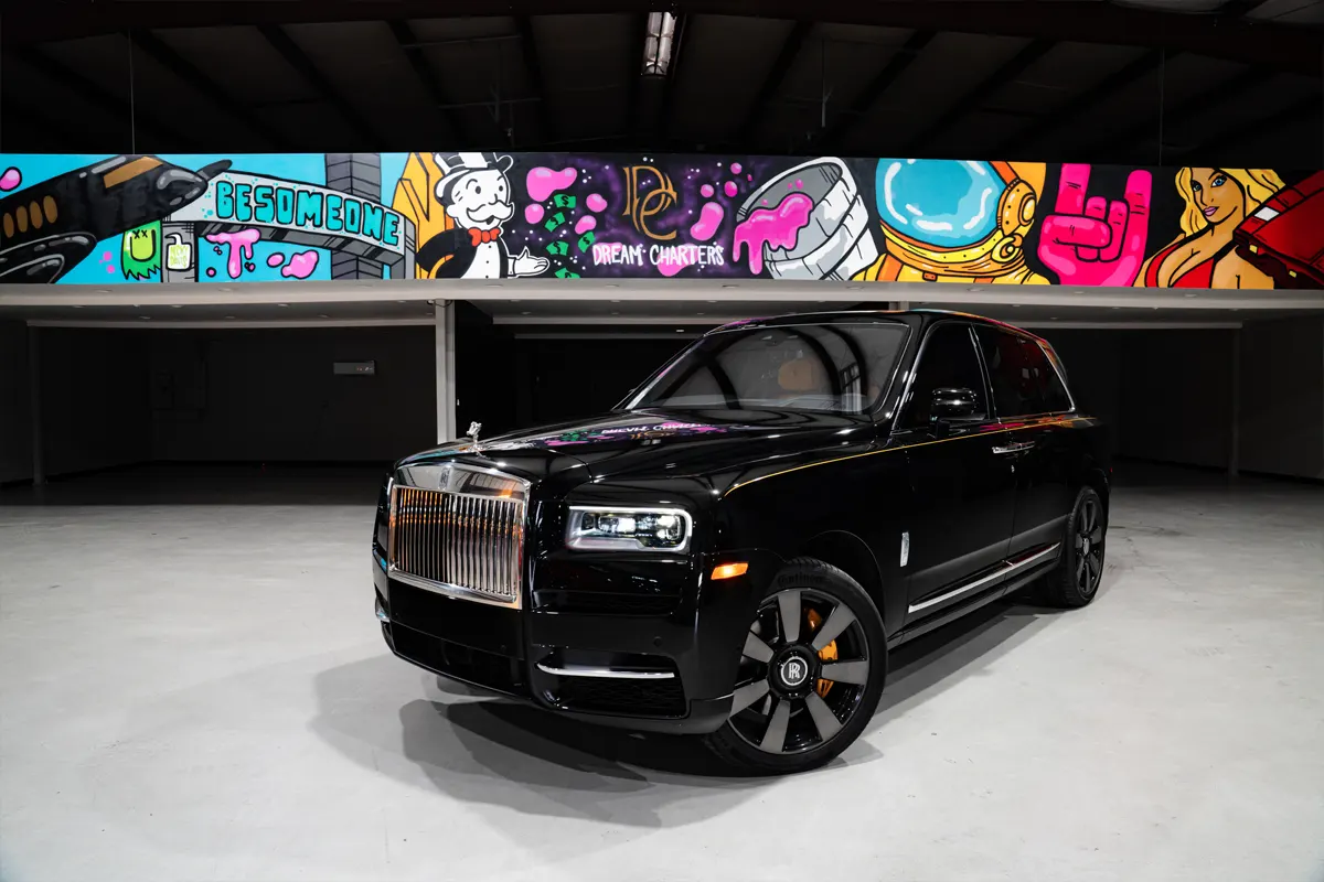 Black Rolls Royce Cullinan for Rent in Houston
